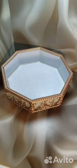 Шкатулка