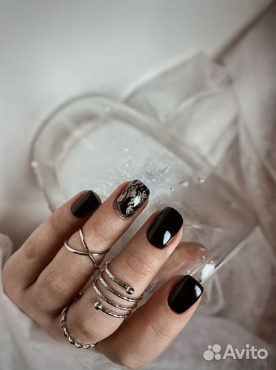 Педикюр с покрытием гель-лаком