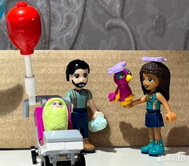 Lego минифигурки из наборов:41148 и 41334