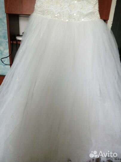 Свадебное платье