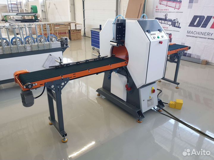 Горизонтальный упаковщик (орбитальный обмотчик)