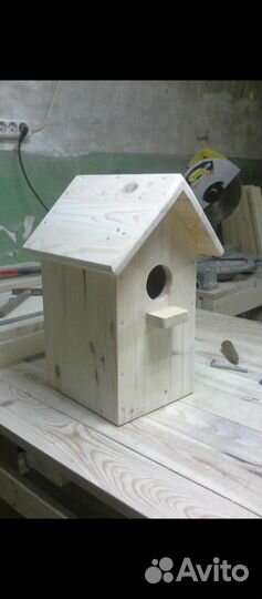 Кормушка для птиц из дерева