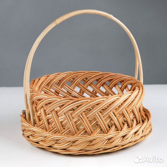 Конфетница, дно 20 см, высота 9 см, с ручкой 22 см