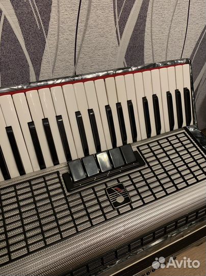 Аккордеон взрослый Восход 2