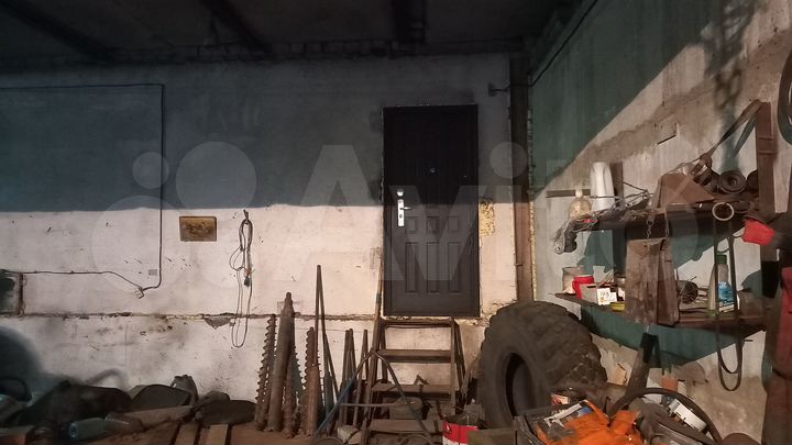 Гараж, > 30 м²