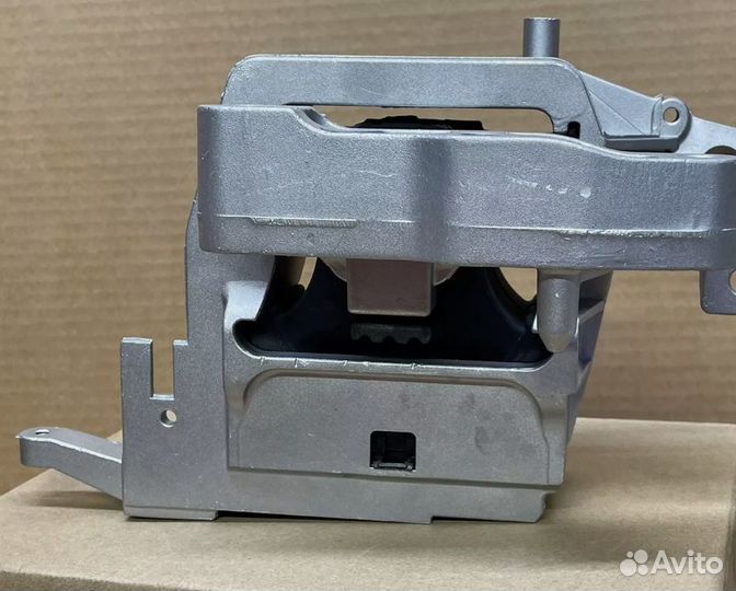 Кронштейн двигателя BMW X3 G01 X4 G02 B47