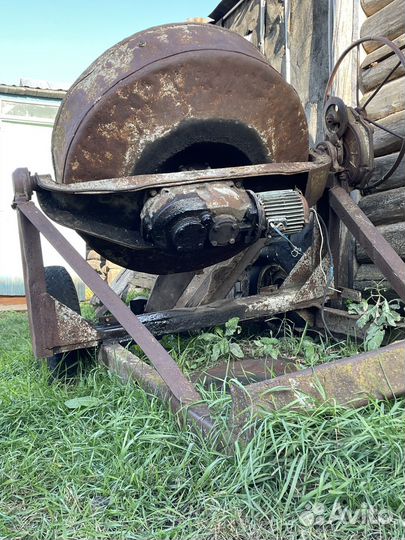 Заводская бетономешалка (промышленная)