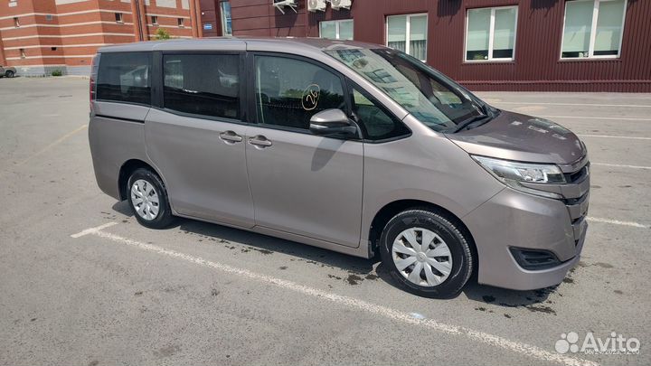 Toyota Noah 2.0 CVT, 2019, 106 000 км
