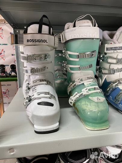 Горнолыжные ботинки женские