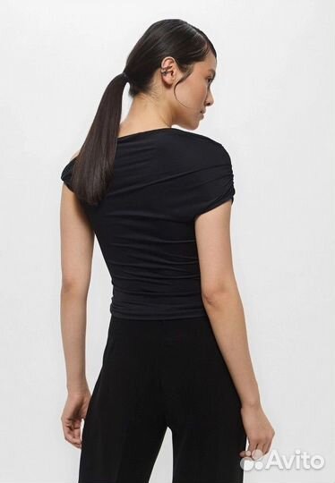 Топ с открытым плечом (новый)