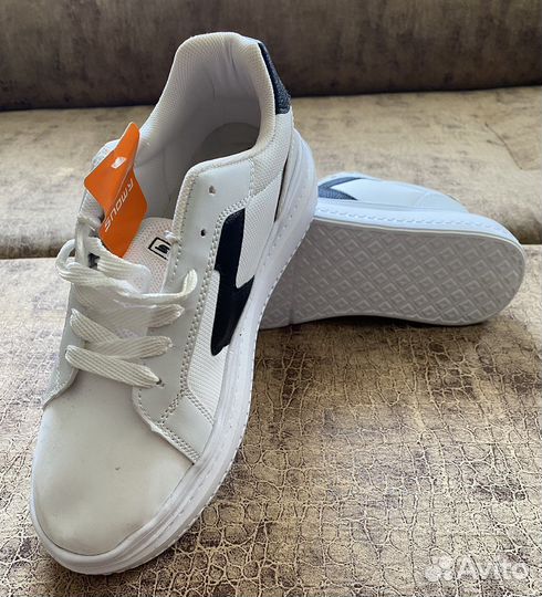 Кросовки женские 40 размер