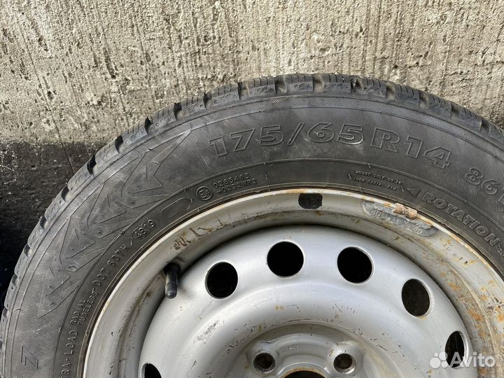 Комплект зимних колес r14