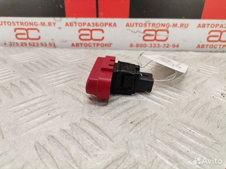 Кнопка аварийной сигнализации Subaru Impreza