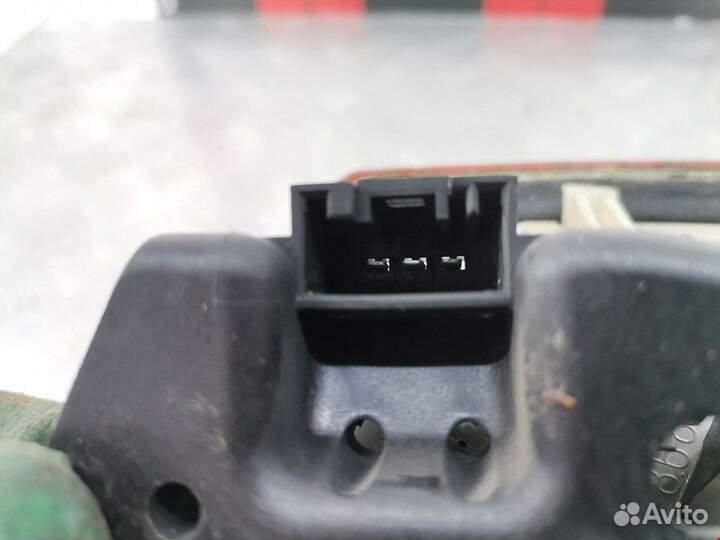 Фонарь крышки багажника правый BMW 3 E46 2003