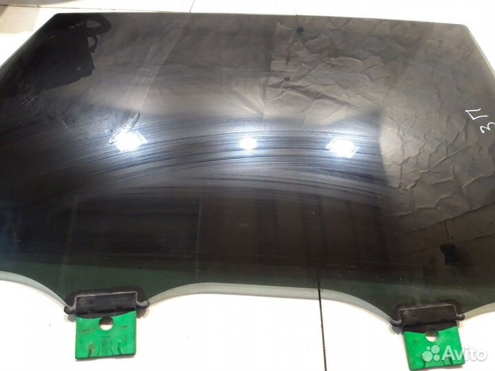 Стекло двери (заднее правое) (Audi Q7 4M)