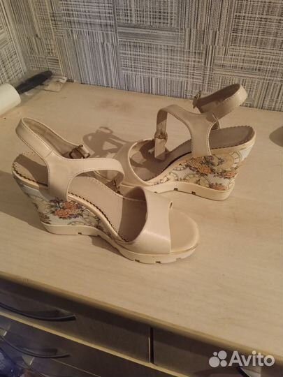 Обувь женская 37 размер