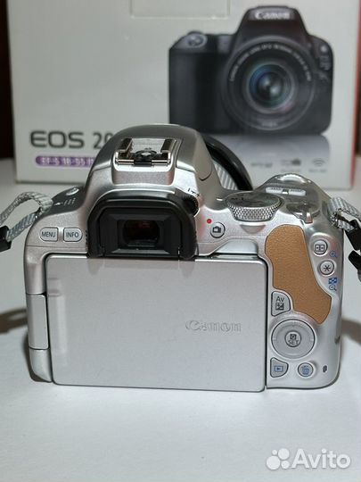 Canon EOS 200D kit (полный комплект)