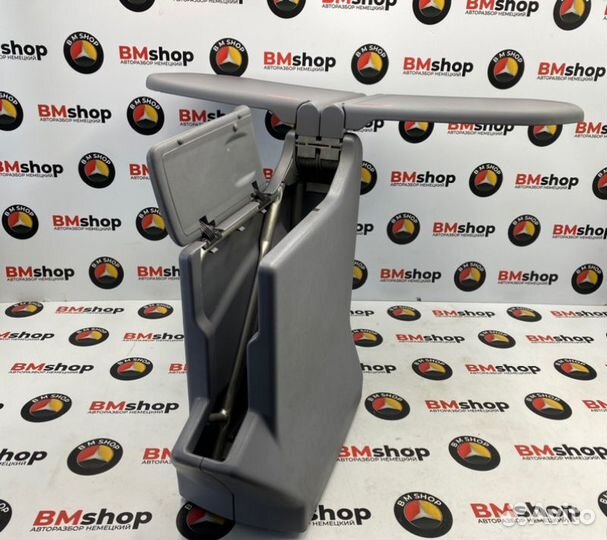 Стол раскладной Mercedes-Benz V 280 W638 104.900