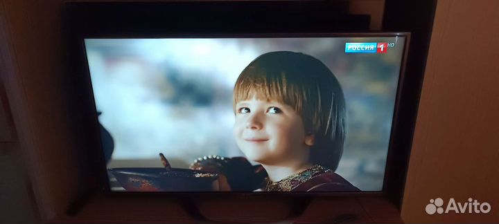 Телевизор LG 42 дюйма со smart tv и 3d