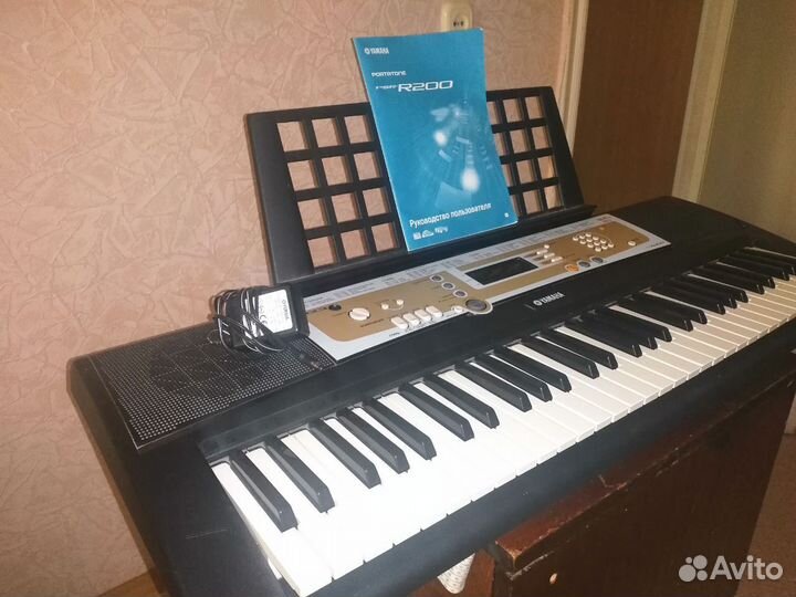 Синтезатор yamaha psr r200