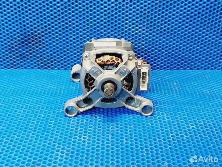 Двигатель стиральной машины Ariston Indesit