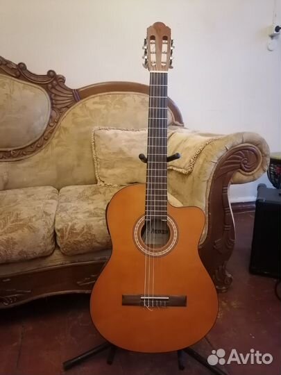 Классическая гитара с подключением Augusto