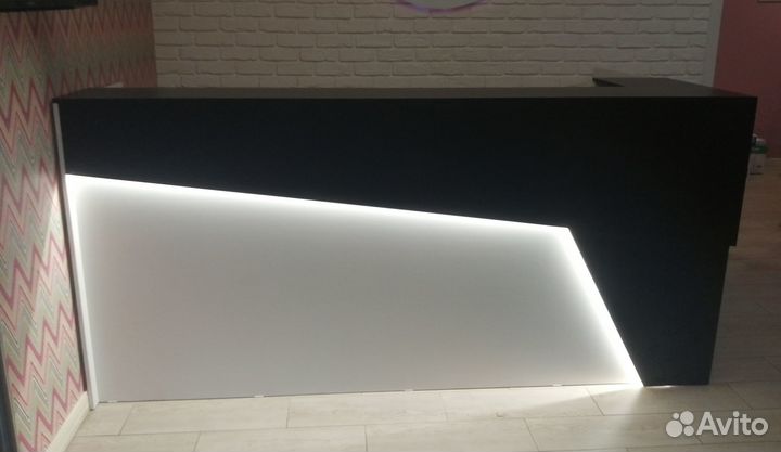 Стойка ресепшн