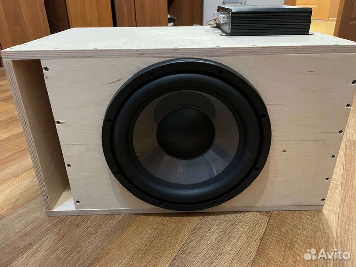 Новый сабвуфер ivolga 12 с усилителем swat 1.500