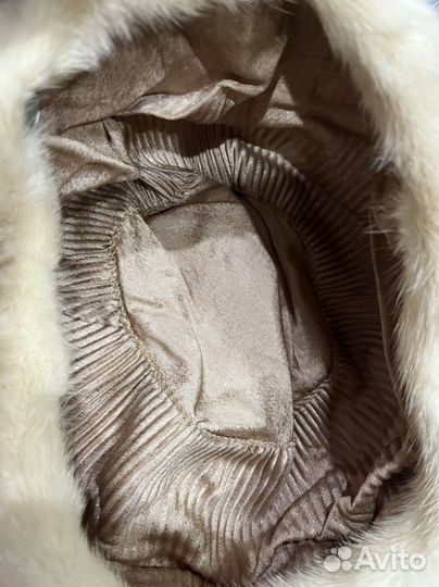 Берет из норки