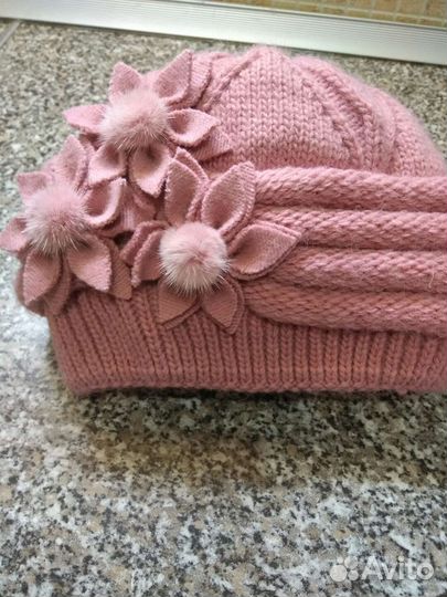 Новая женская вязаная шапка