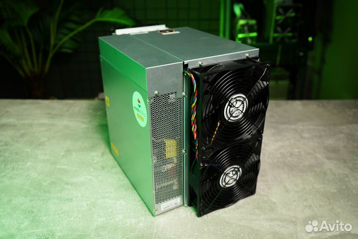 Майнер Antminer S21+ 235 новый