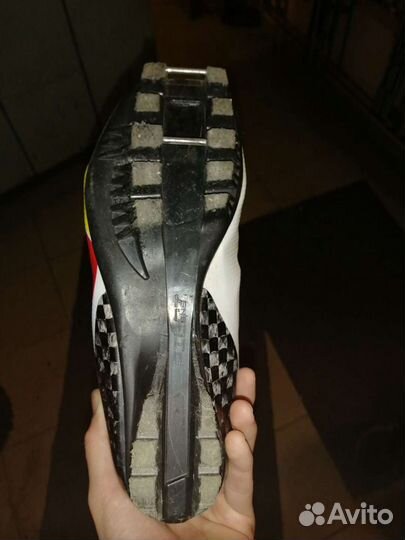 Классические лыжные ботинки