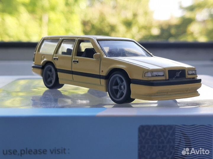 Hot Wheels Premium Volvo 850 Estate