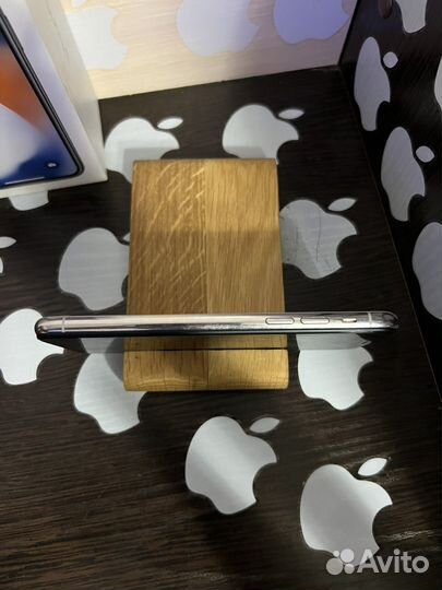 iPhone X, 64 ГБ