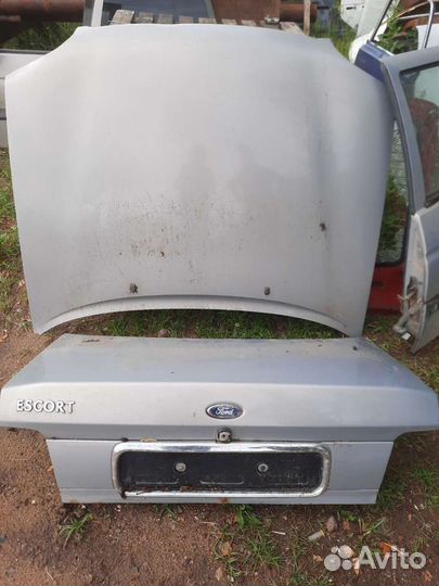 Капот Ford Escort