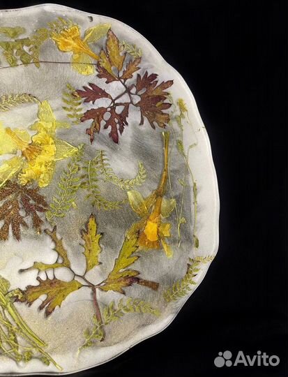 Поднос/подставка из эпоксидной смолы с цветами