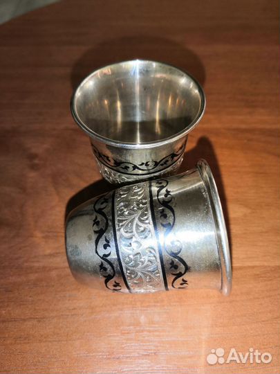 Серебряные стопки