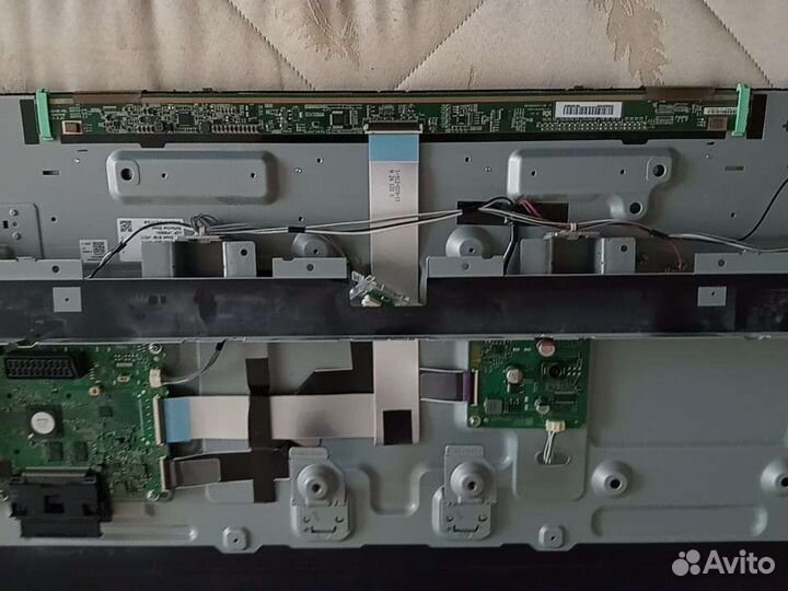 Телевизор Sony KDL-32RE403