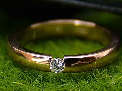 Золотое кольцо с бриллиантом 3,45 гр
