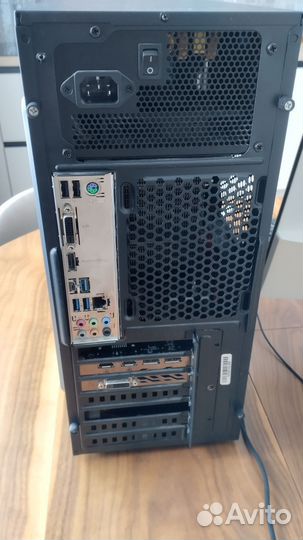 Компьютер (монитор, мышь, клава, веб-камера)