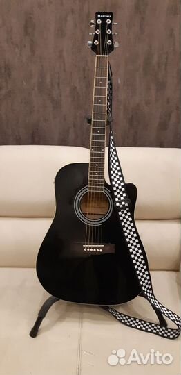 Акустическая гитара