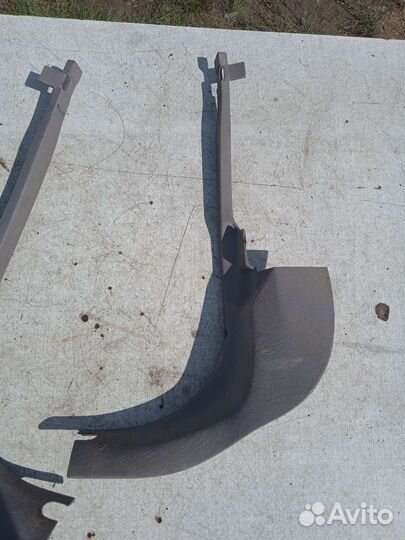 Накладка передней стойки нижняя Ford Taurus 1 Форд