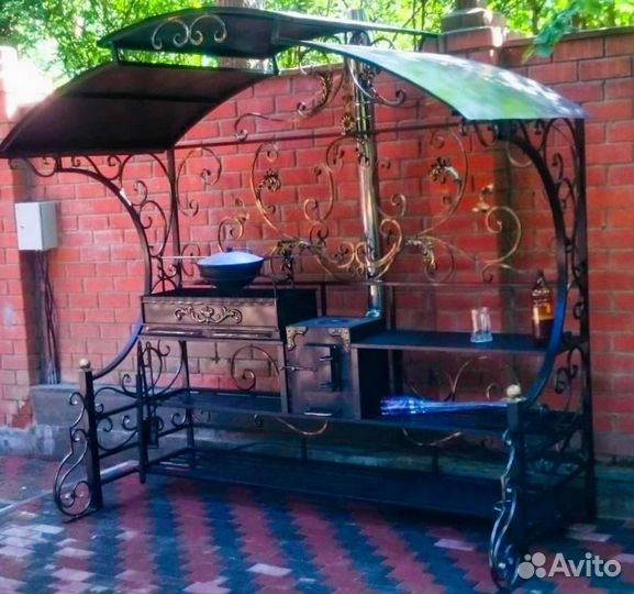 Мангал с крышей