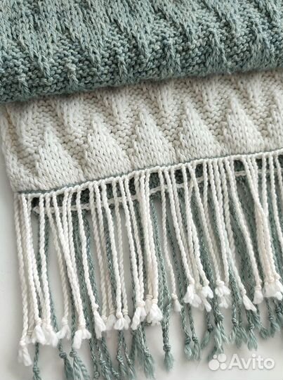 Шарф вязаный ручной работы