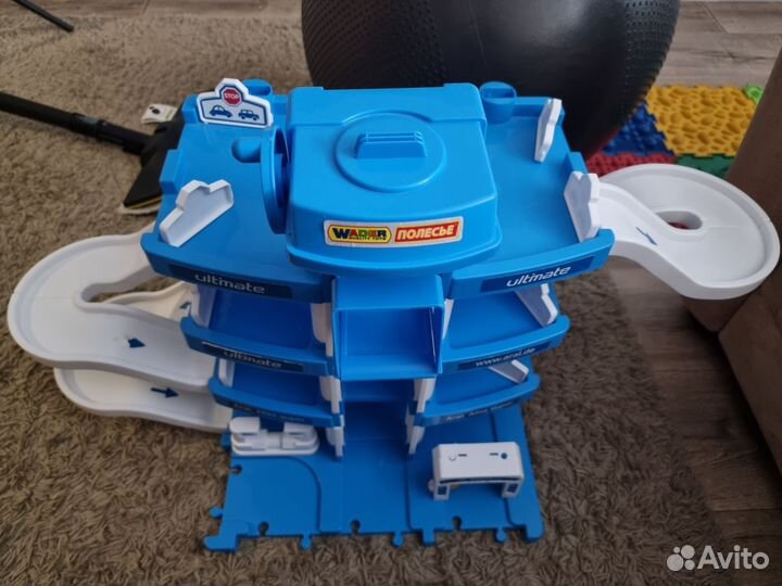 Парковка для машинок с лифтом