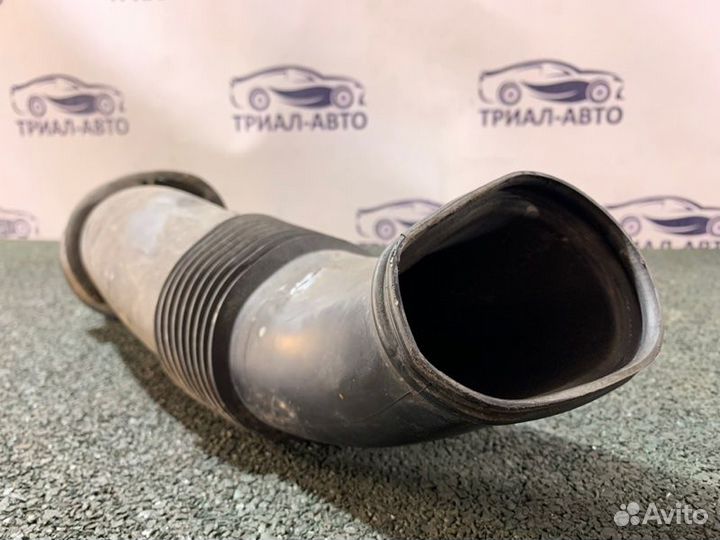 Патрубок воздушный Volkswagen Touareg GP 3.0 BKS