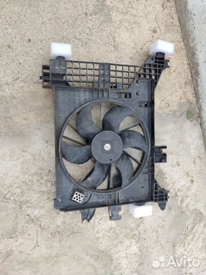 Вентилятор охлаждения радиатора Renault Duster