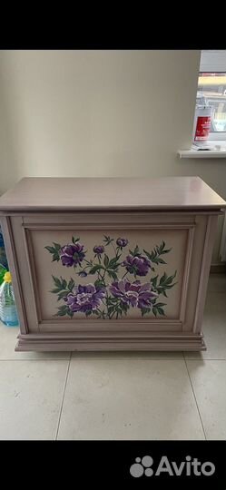 Шкаф и сундук из массива дерева