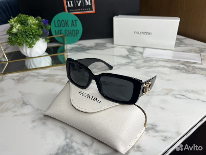 Valentino очки новые солнцезащитные