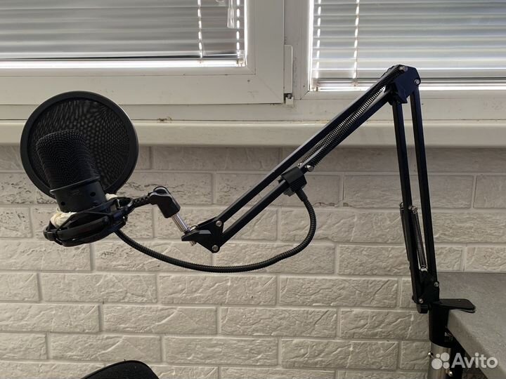Кронштейн стойка для микрофона